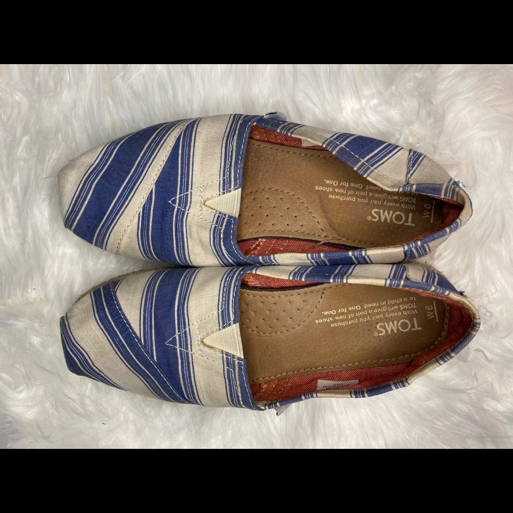 Toms Shoes